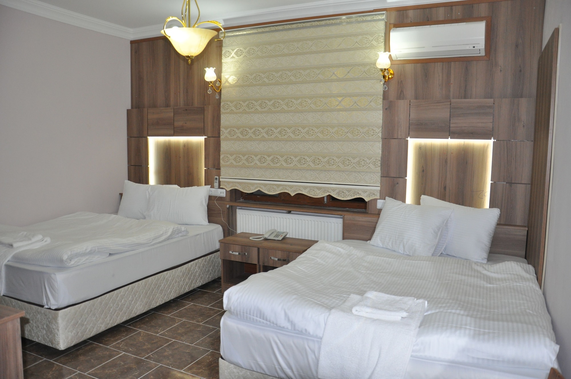 STANDARD, 2 DOUBLE BEDS, CITY VIEW