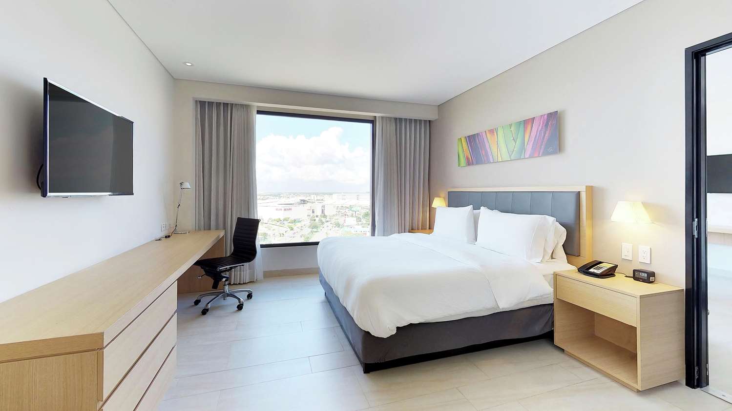 1 Bedroom, Suite, King Bed, 2 Bathrooms