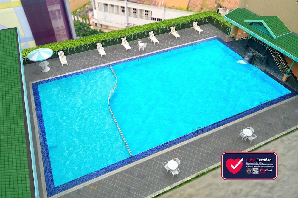 TUNJUNGAN HOTEL 44/73