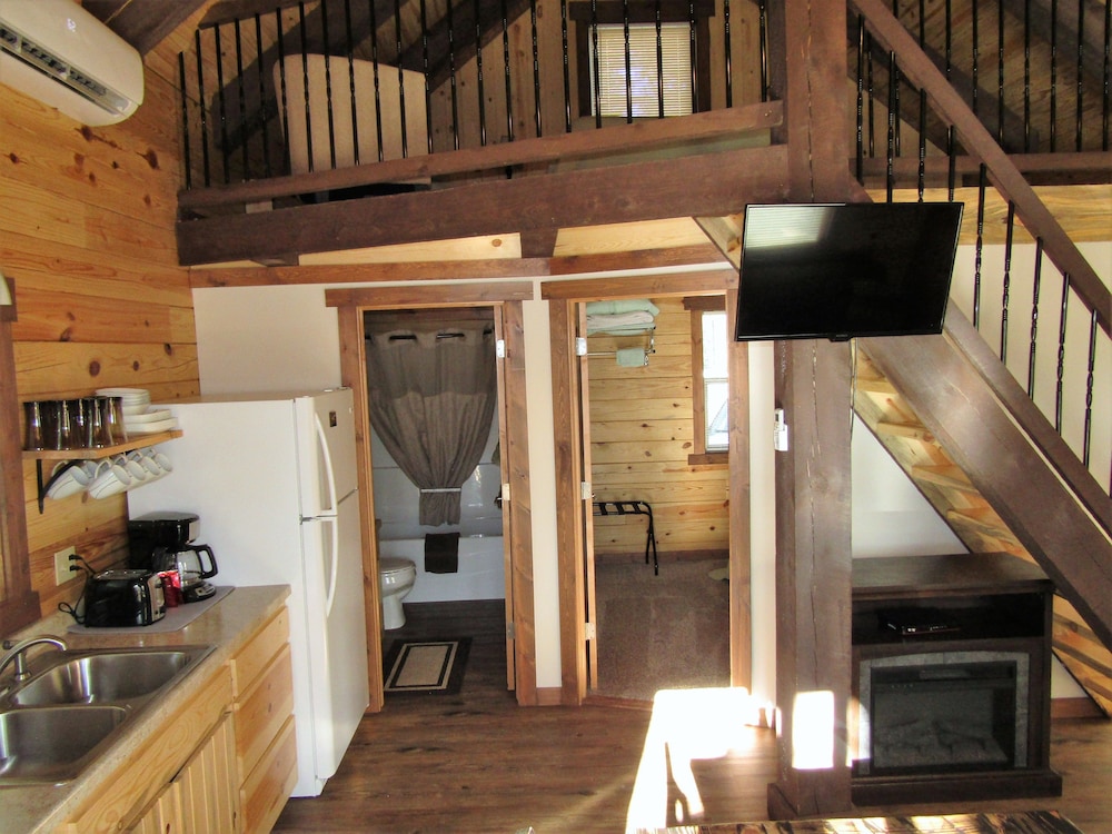 Freedom Ridge Cabins 29/54