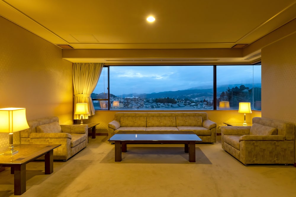 Tsukioka Hotel 43/61