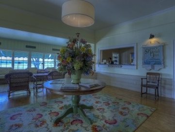 Spruce Point Inn Resort Spa 32/40