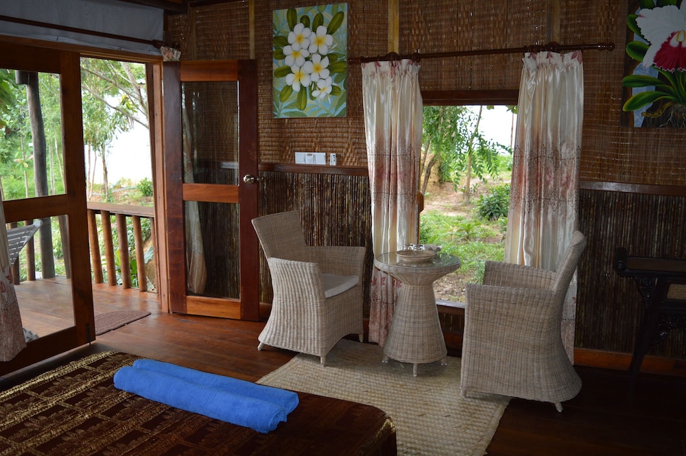 Palm Beach Bungalow Resort 46/66