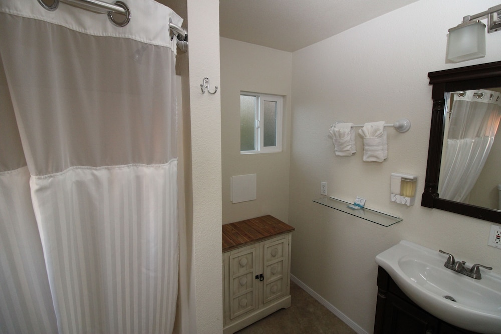Back Bay Inn 49/50