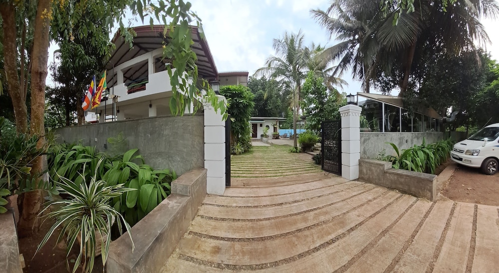 Kutumbaya Resort 31/50