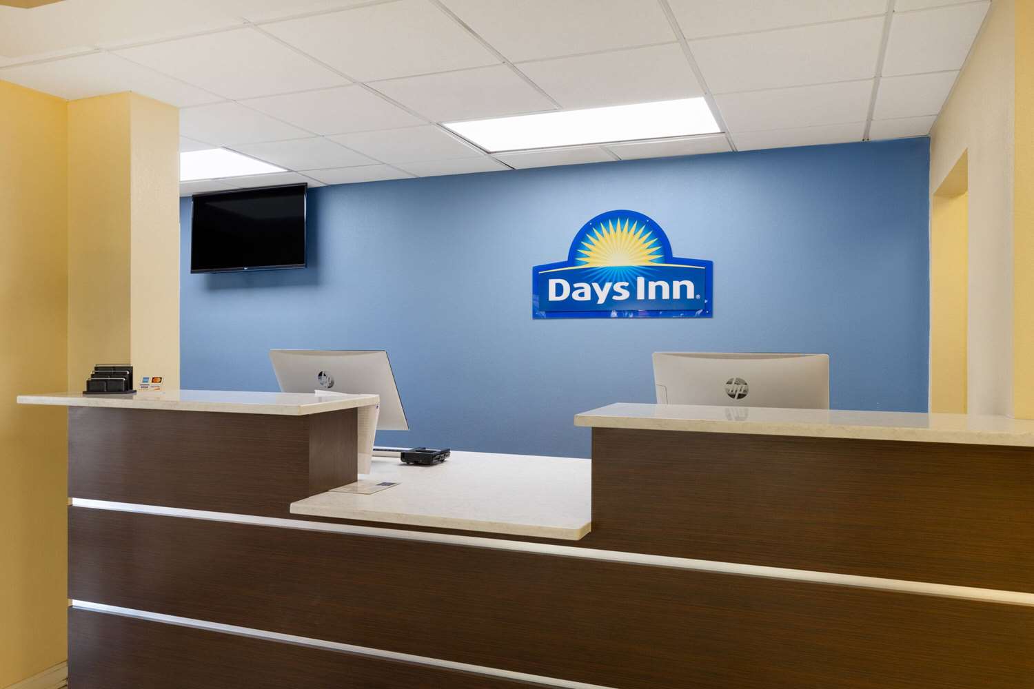 Days Inn By Wyndham Oak Grove/Ft. Campbell 4/32