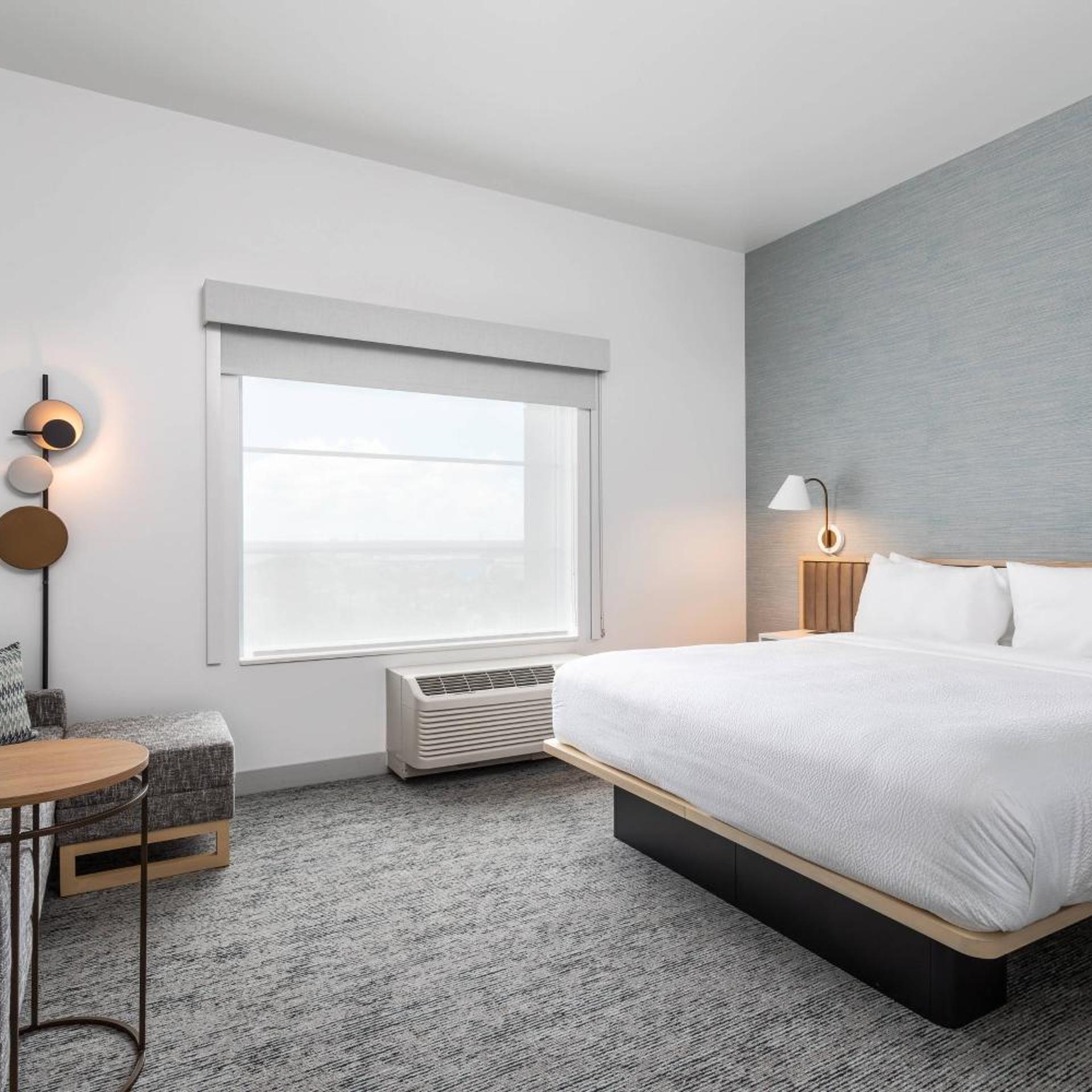 Studio, King Bed, Theme Park View, Sofa, High Floor