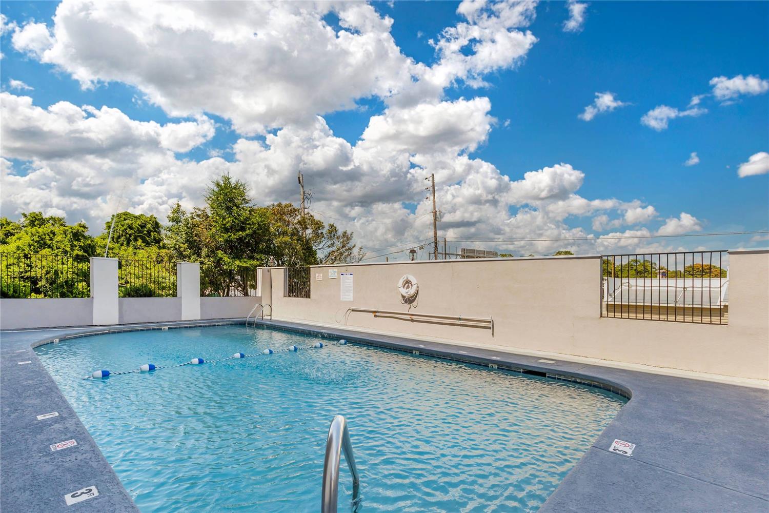 Quality Inn & Suites Spring Lake - Fayetteville near Fort Bragg 41/41