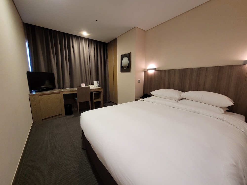 Amid Hotel Seoul 18/65