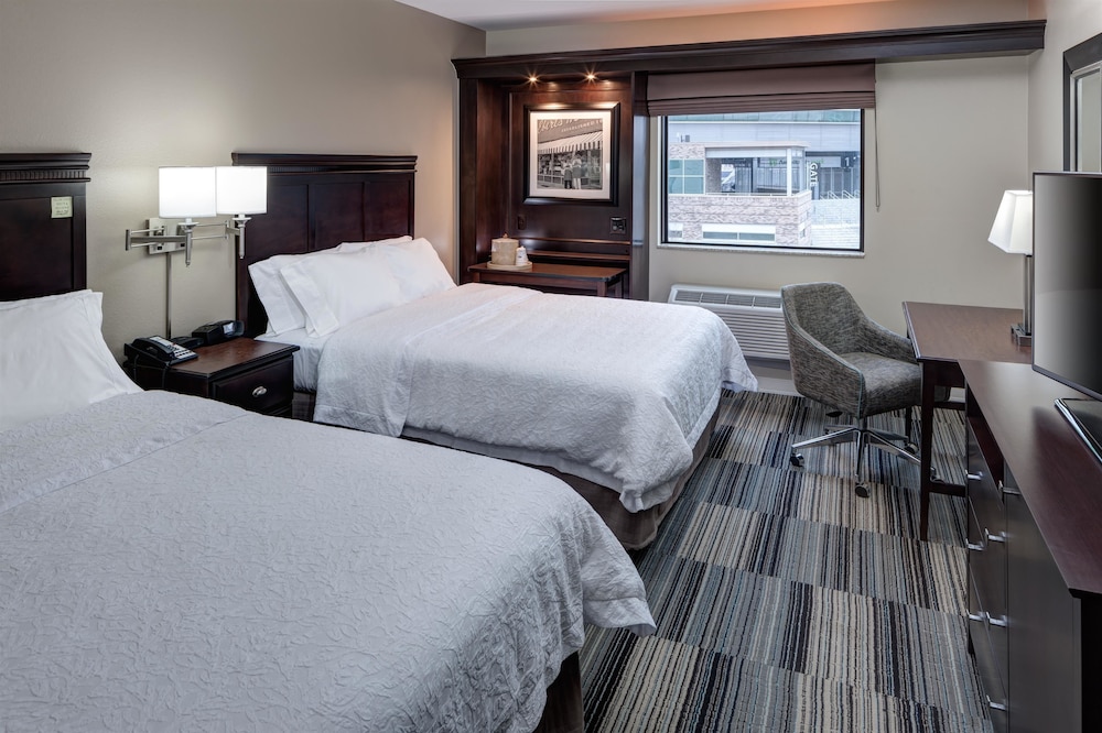 Hampton Inn Suites By Hilton Omaha Downtown 18/46
