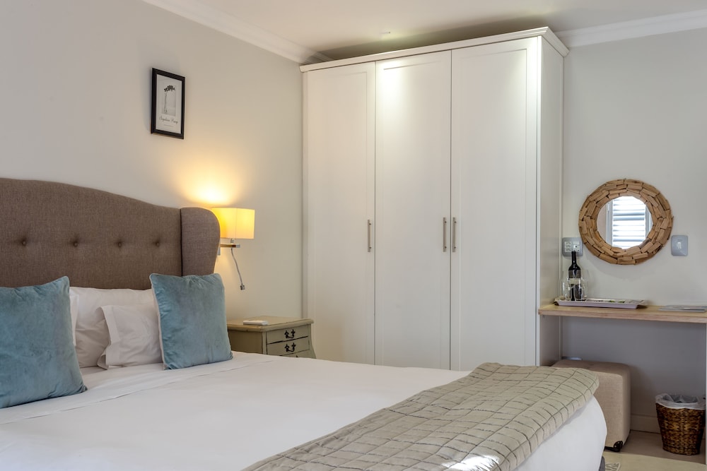 Courtyard, Suite, King Bed