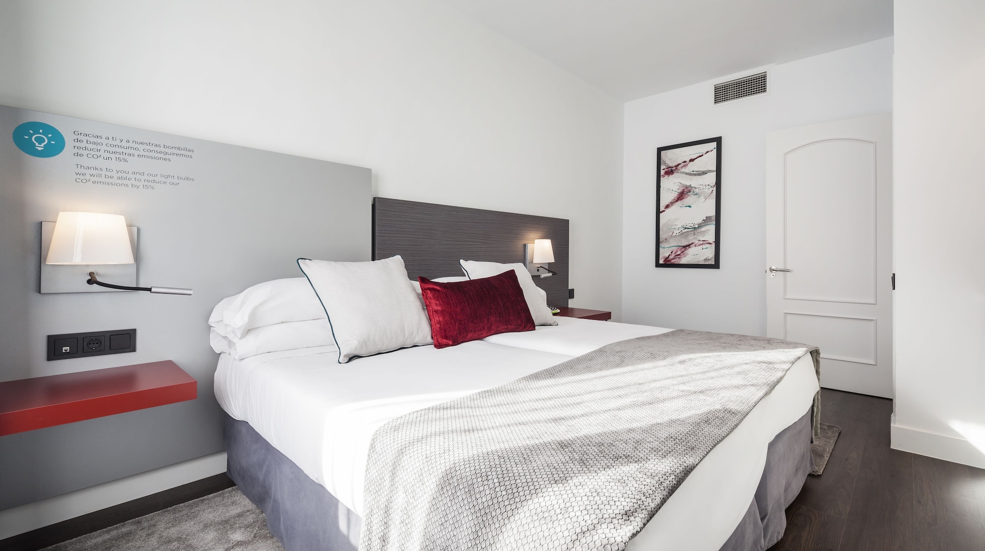 ROOM, QUADRUPLE