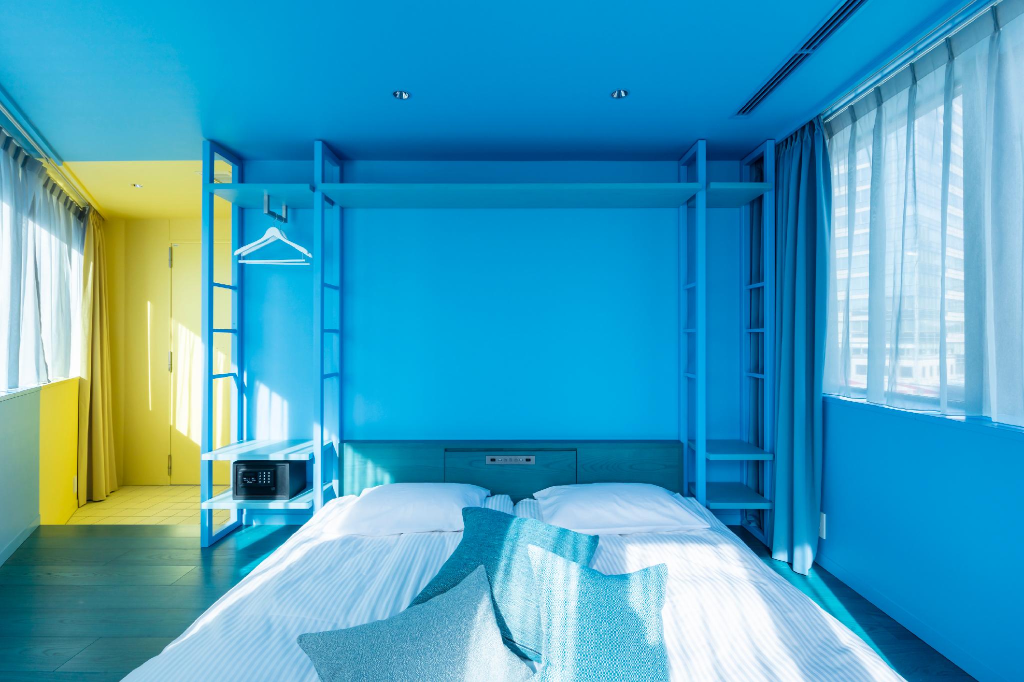 Light, Blue, Twin Beds, Corner