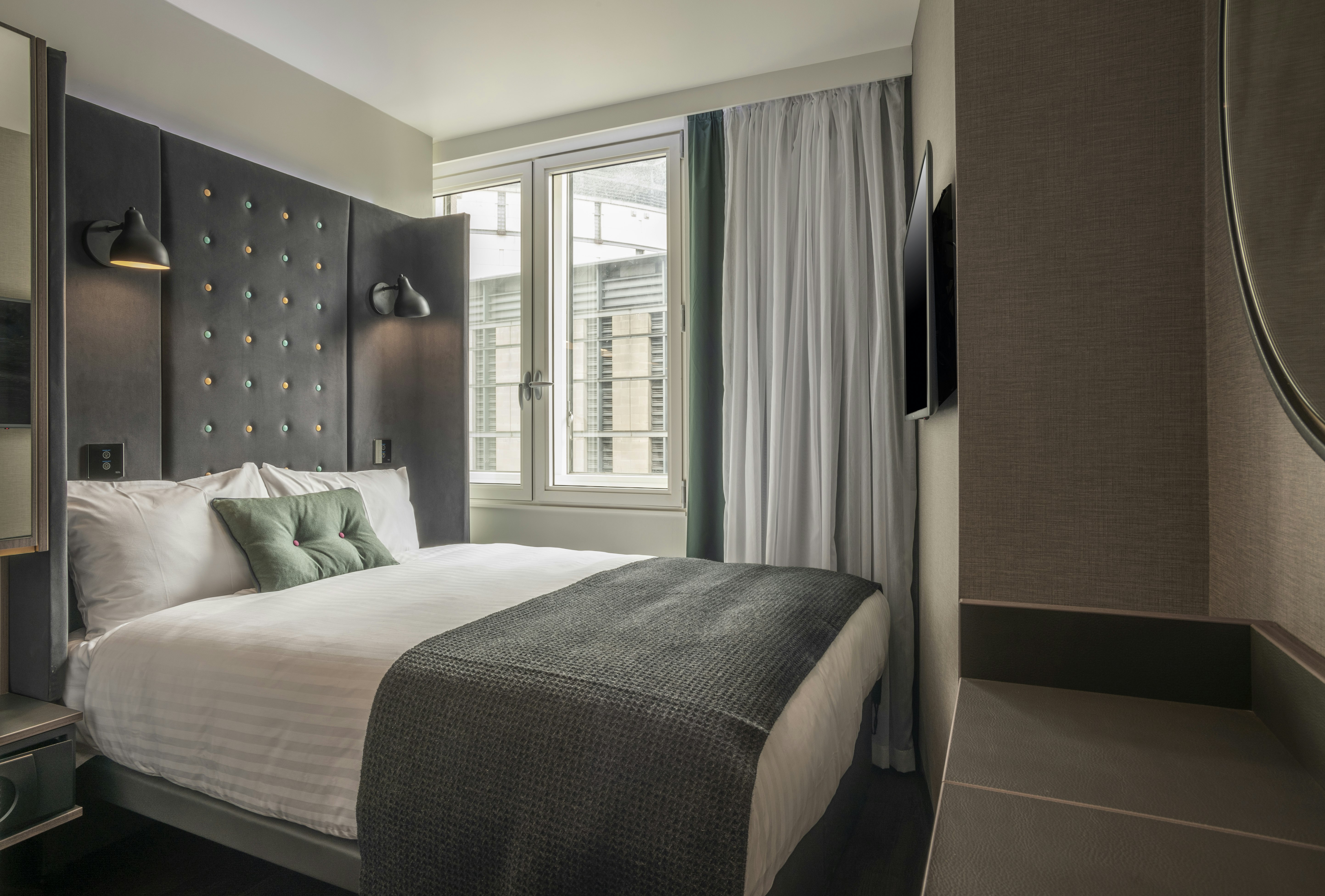 COZY, DOUBLE BED