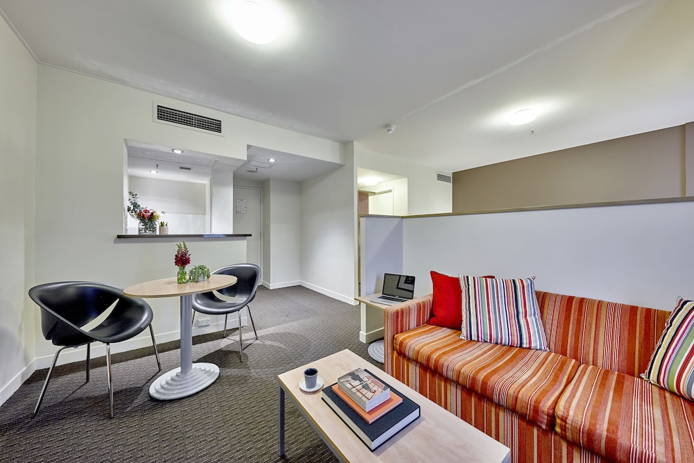 IBIS PERTH 45/70