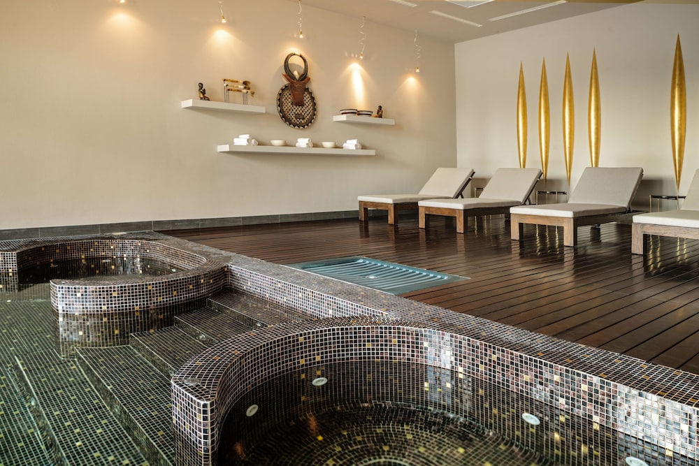 swimming pool spa