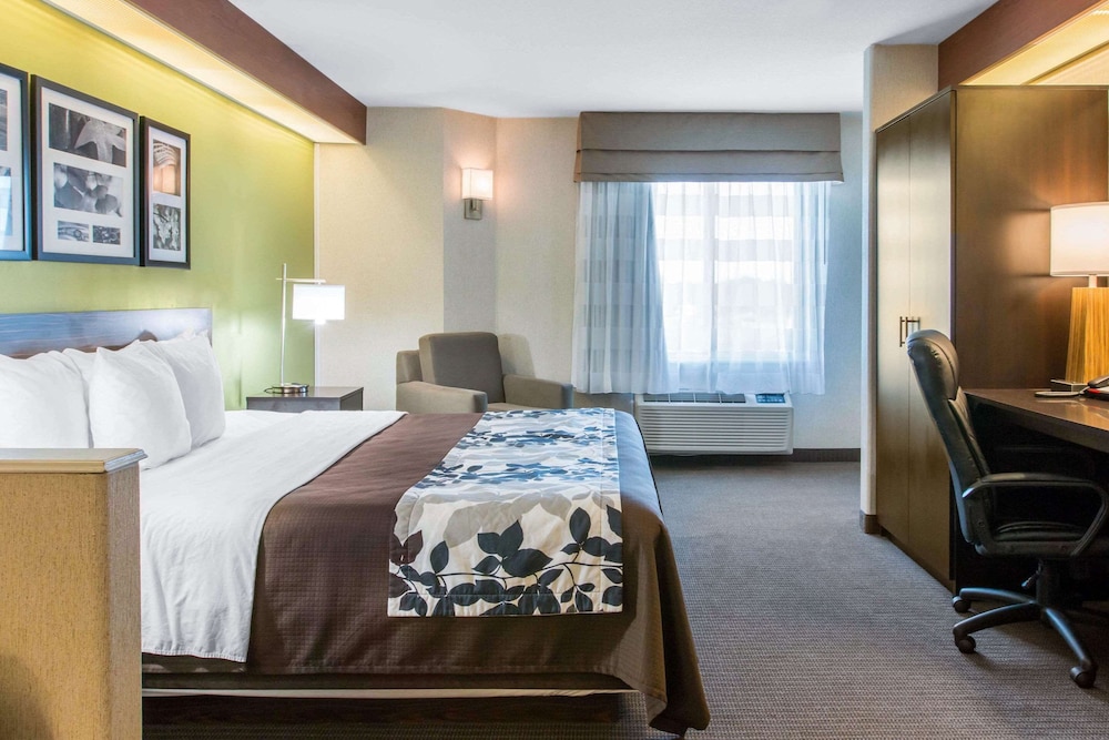Sleep Inn & Suites Oregon OH 21/32