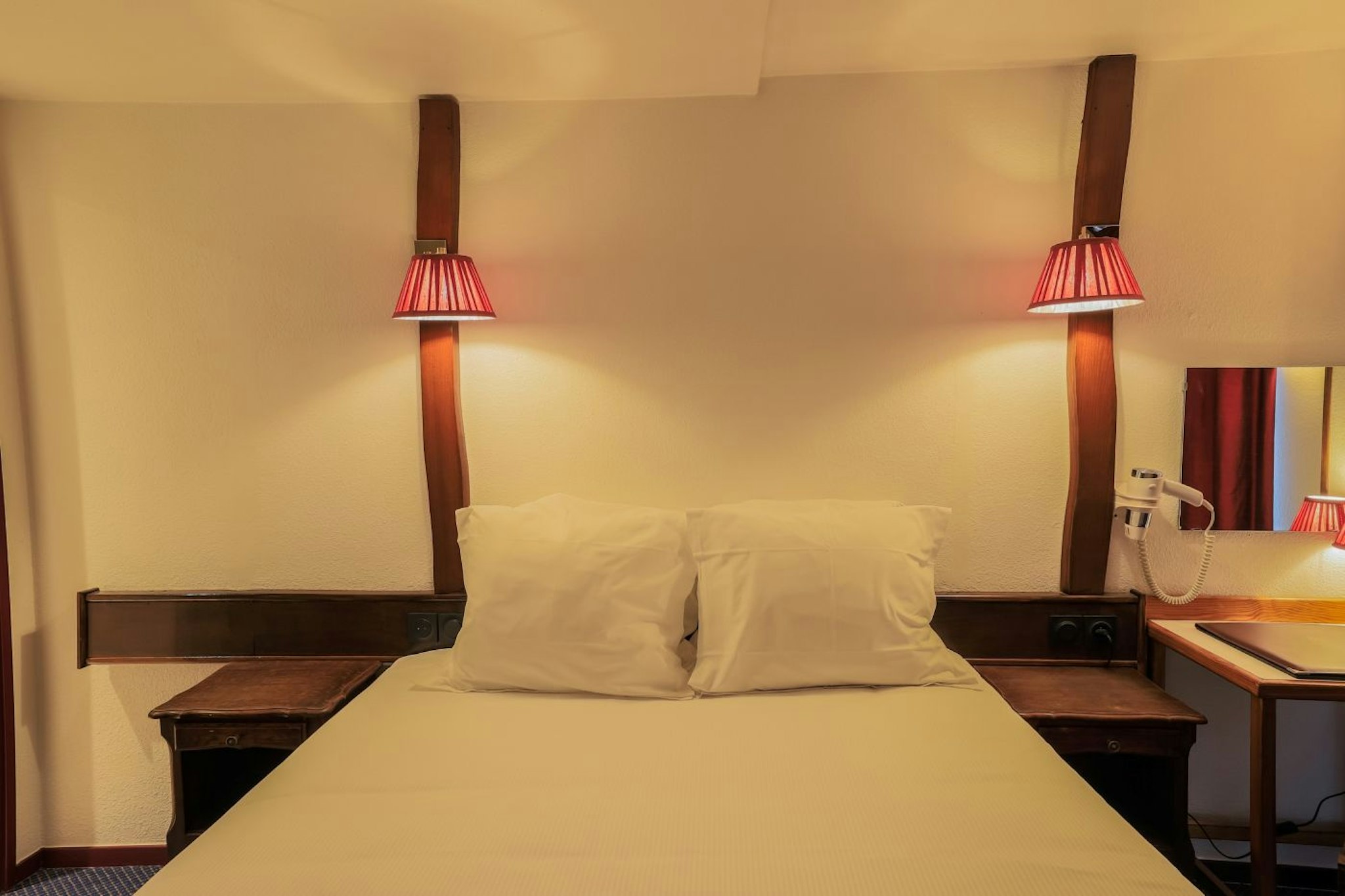Hotel Les Trois Luppars 12/17