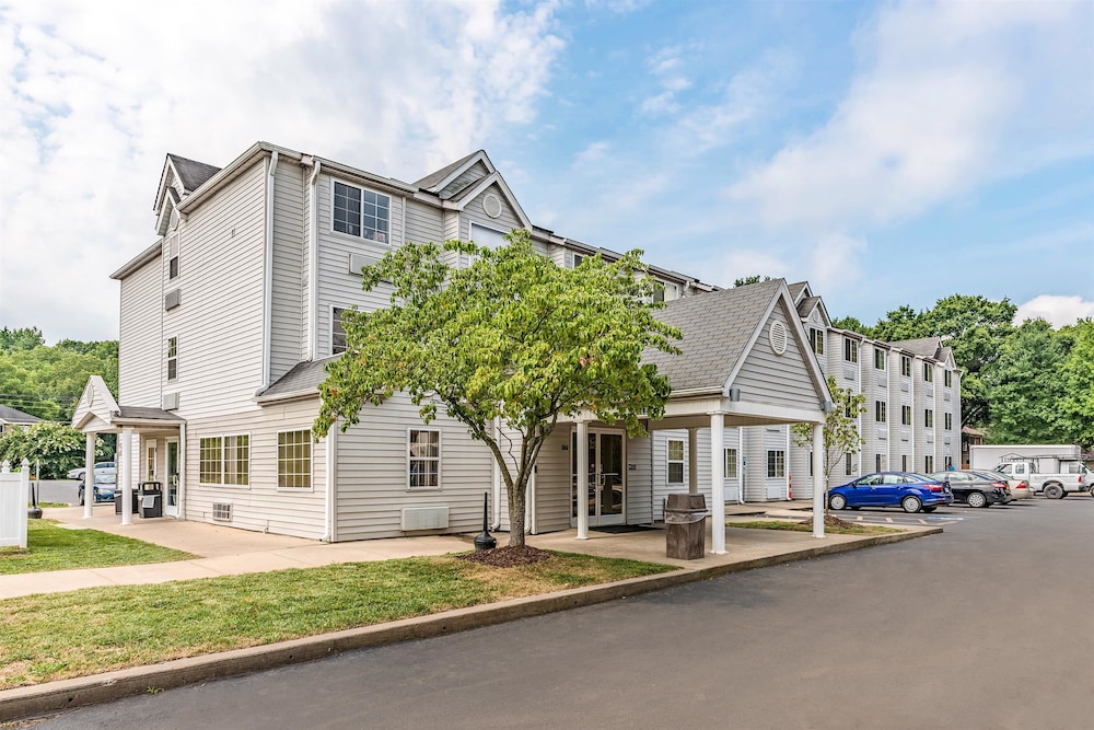 Motel6 Charlotte, NC - University 39/45