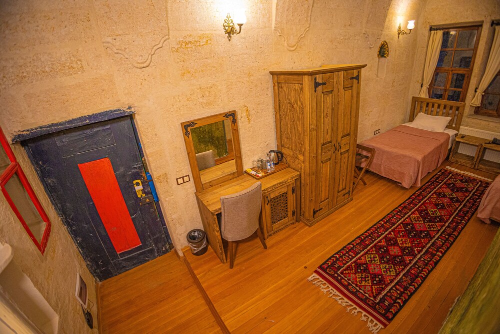 Pietra Cave Suites 28/49