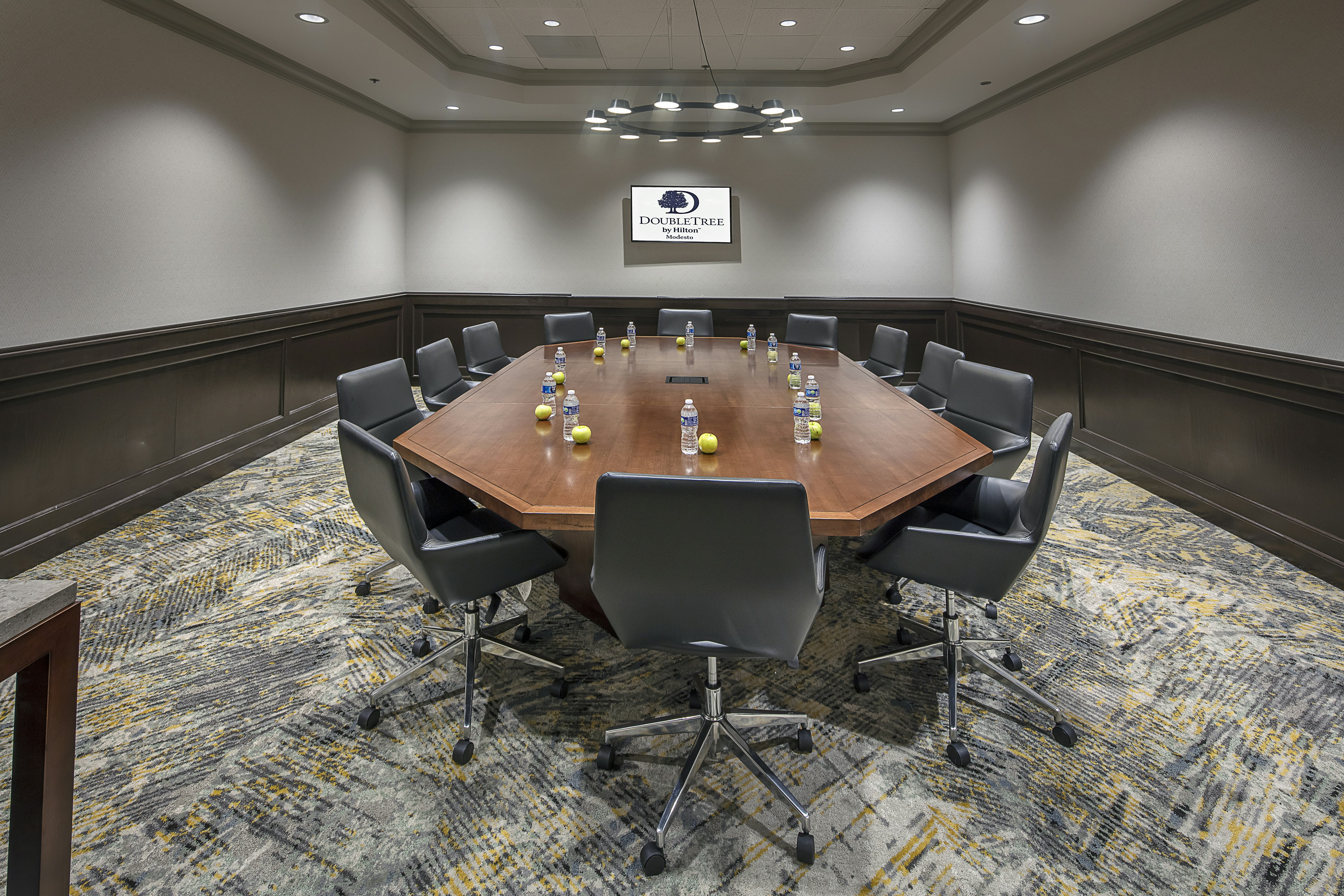 DoubleTree by Hilton Hotel Modesto 53/56