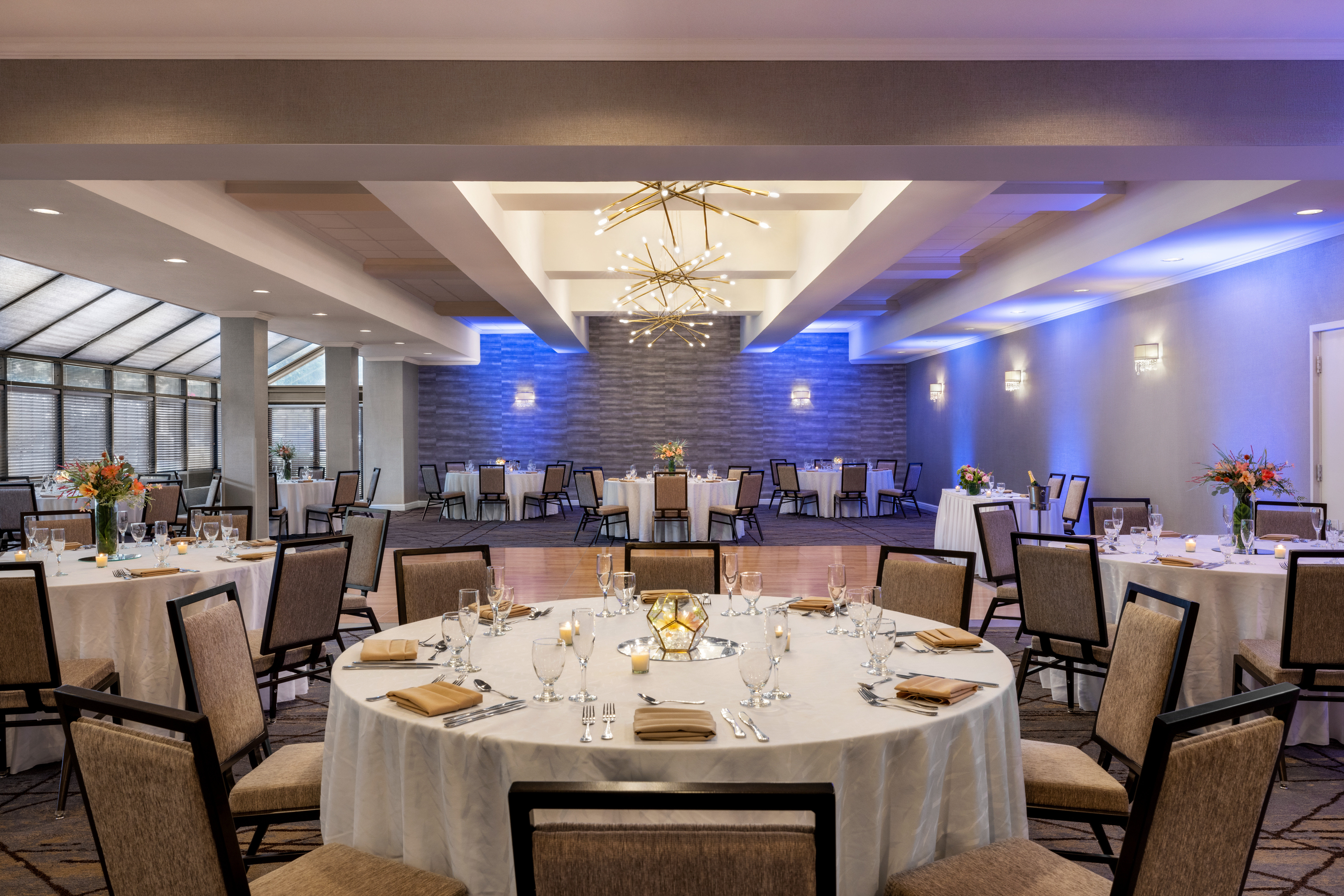 Crowne Plaza Edison 33/51