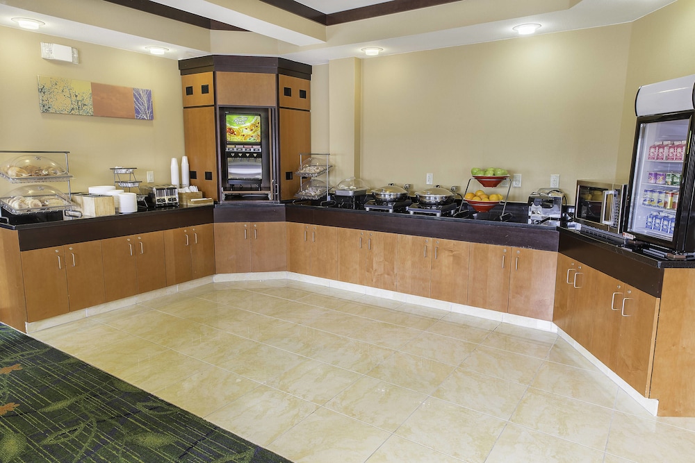 Fairfield Inn Suites Fargo 6/34
