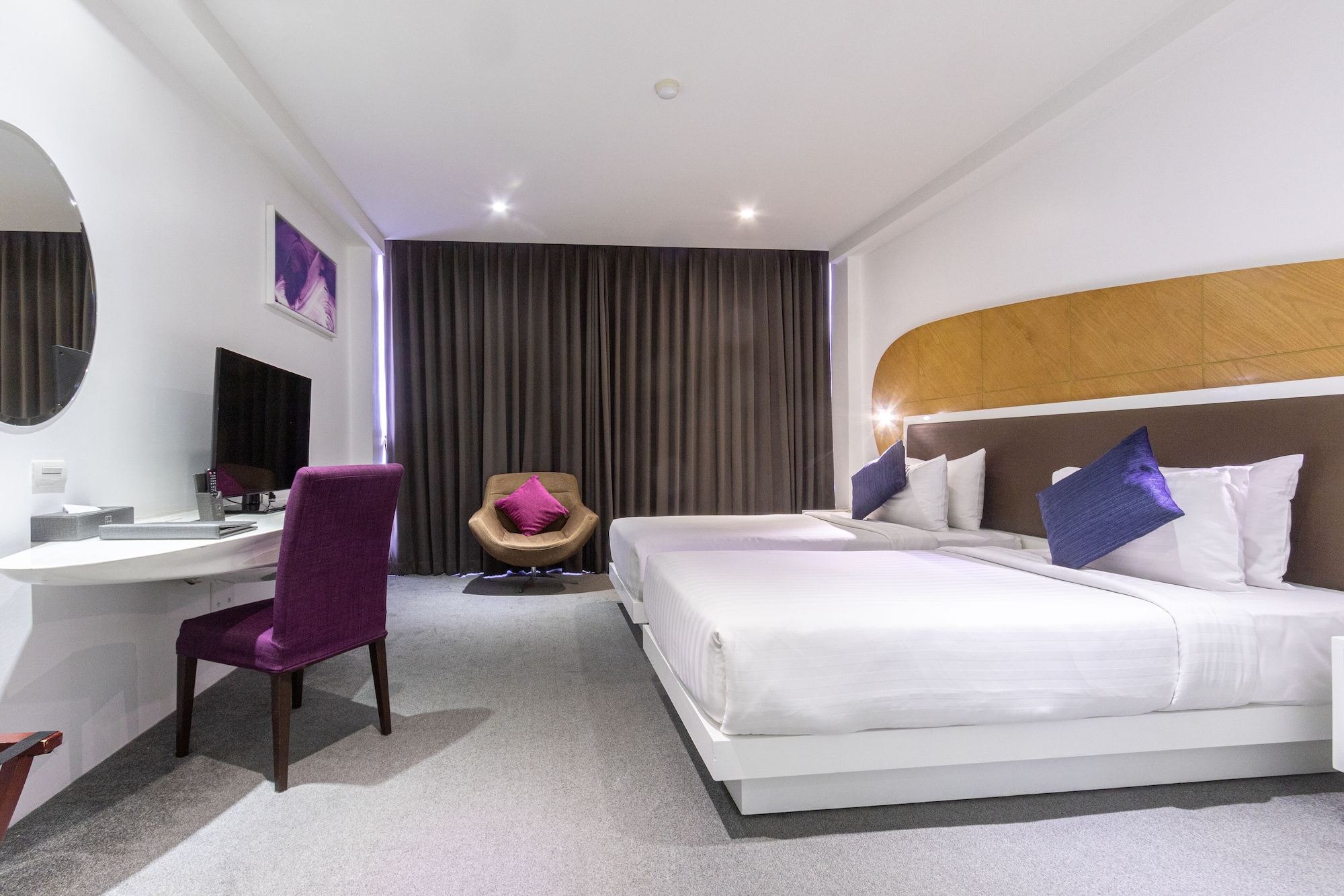 SUPERIOR, DOUBLE OR TWIN BED