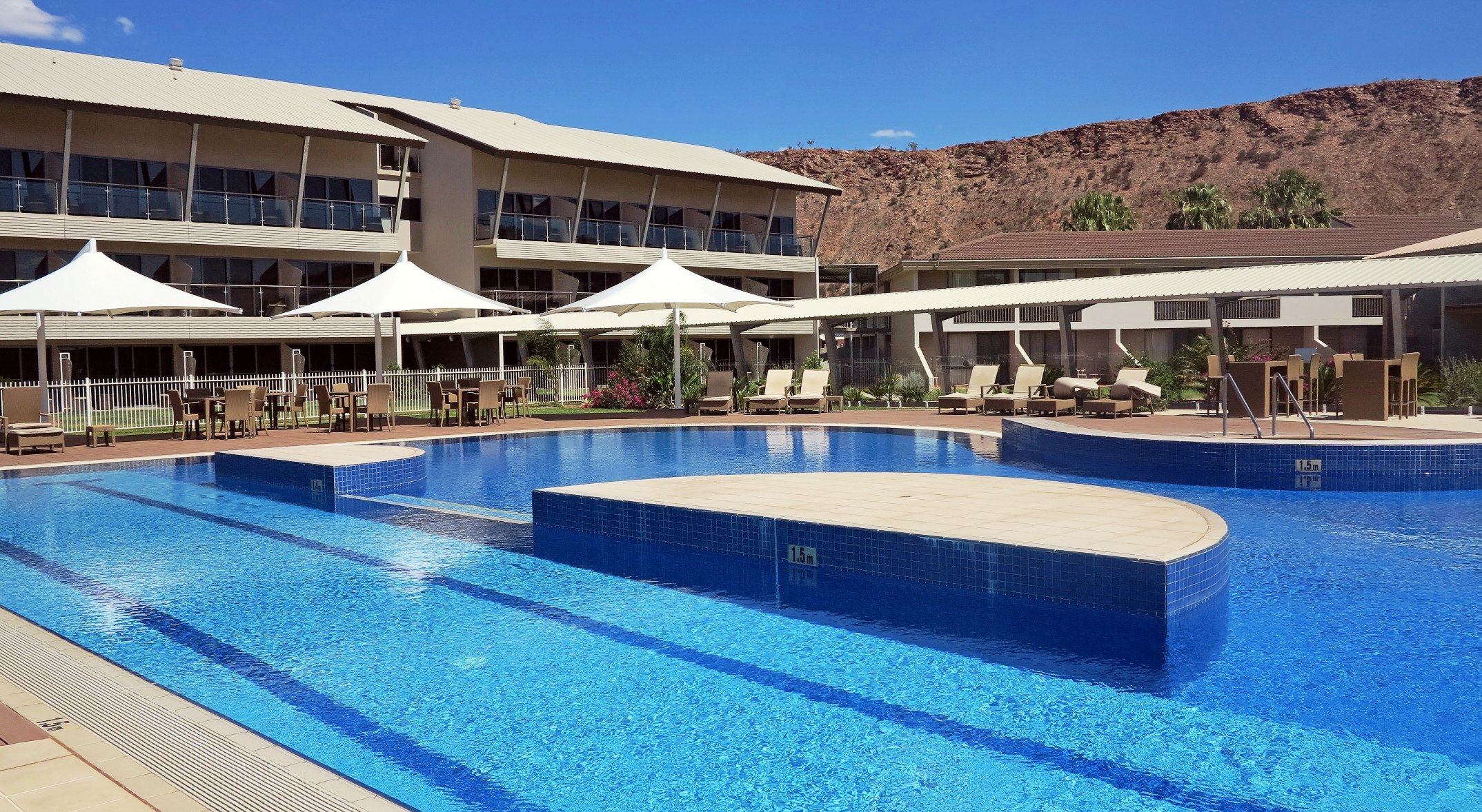 Crowne Plaza Alice Springs Lasseters 33/57