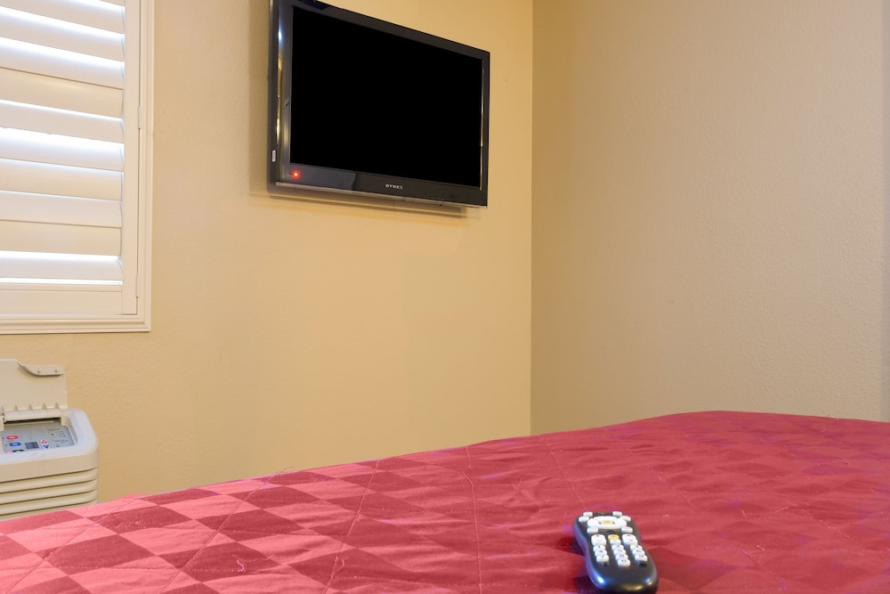 Covina Motel 20/37
