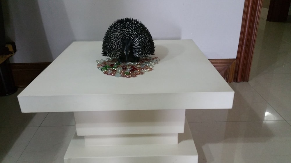 Modern London Decor Guest Apartments 17/50