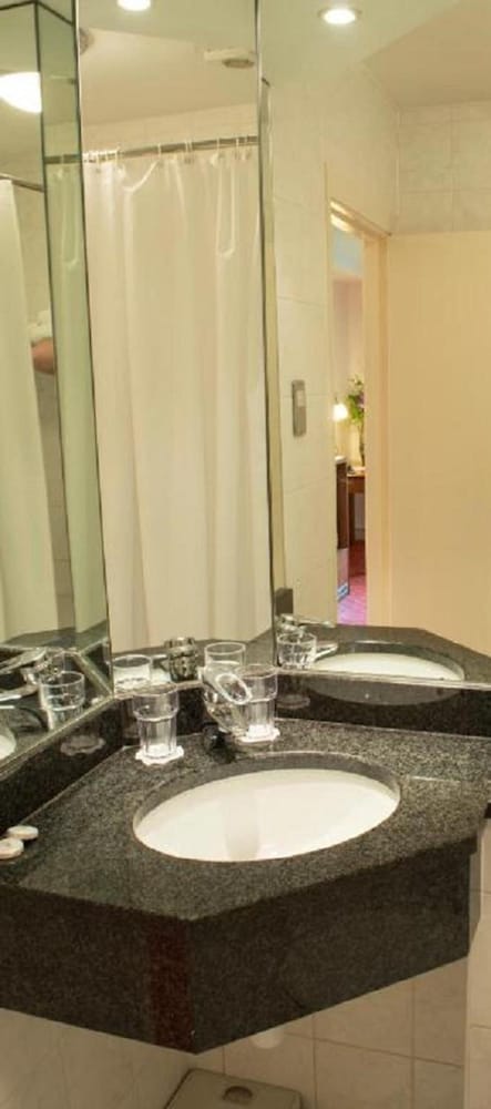 Airport Inn Manchester Hotel and Spa 27/71