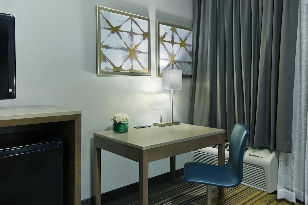 Oxford Suites Downtown Spokane 29/55