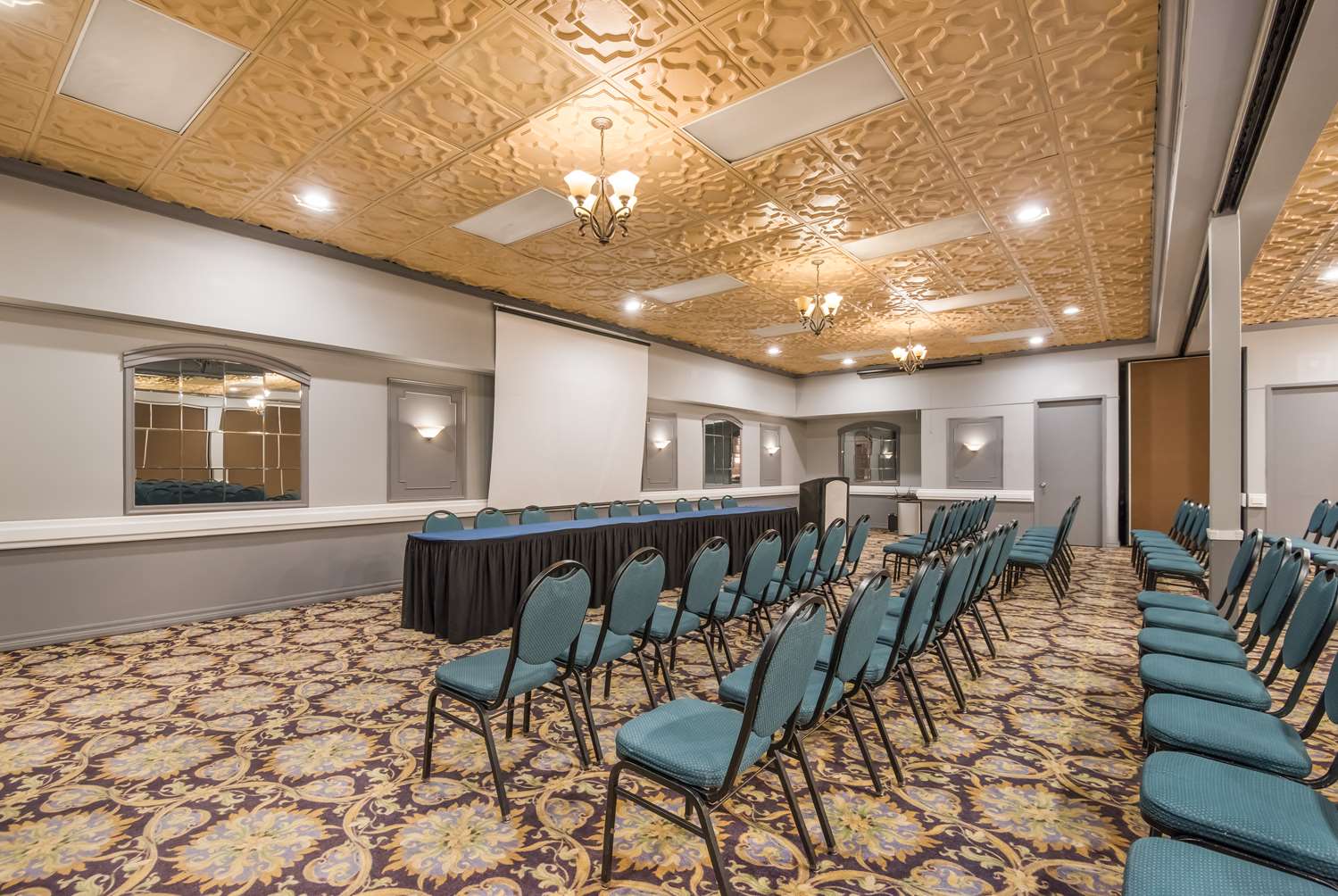 SureStay Plus Hotel by Best Western Reno Airport 71/91