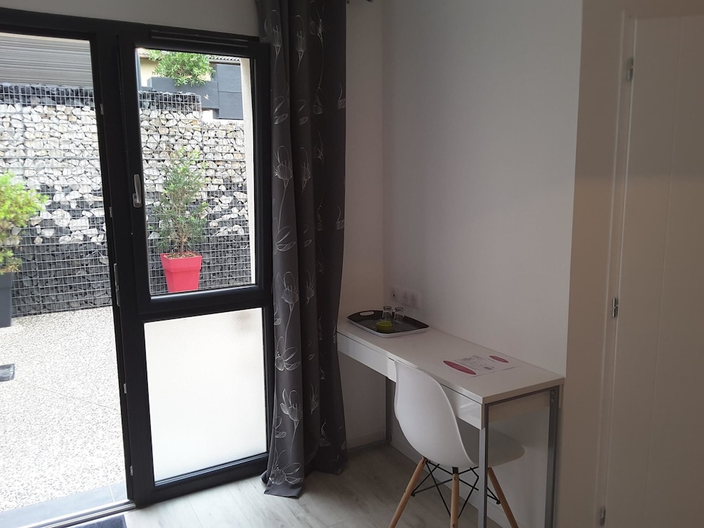 Villa vi Lyon Est Chambres d Hotes 34/35