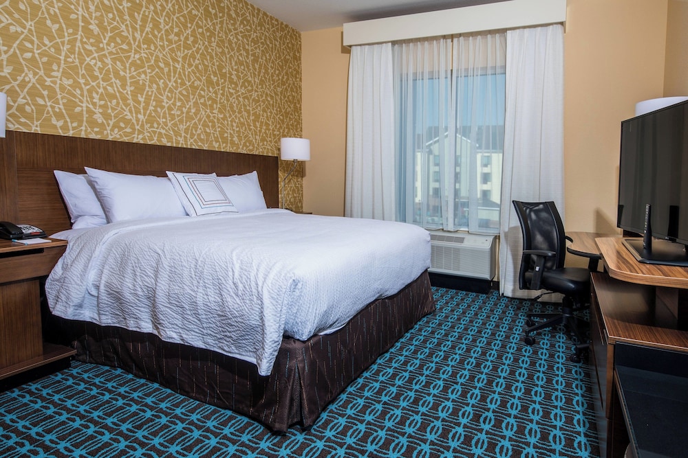 ROOM, KING BED, ACCESSIBLE