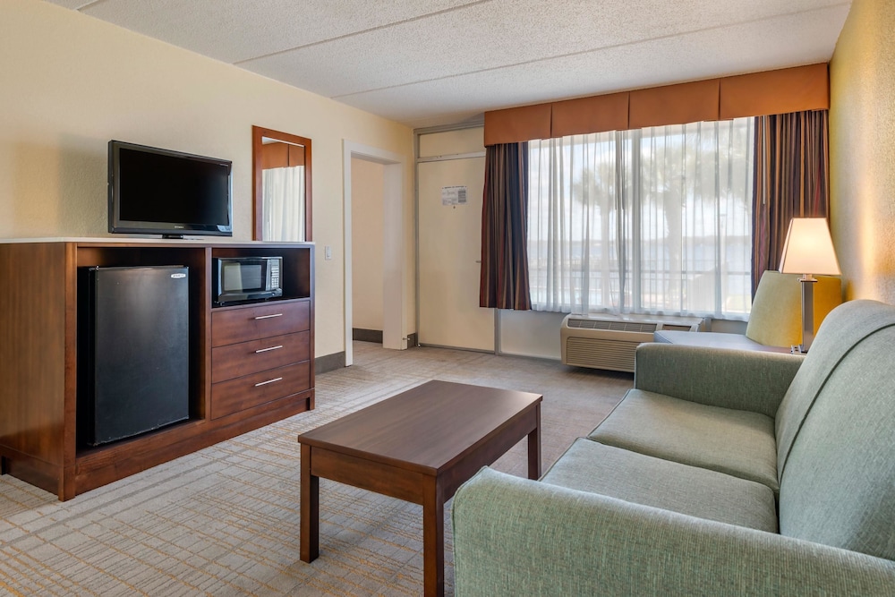Quality Inn & Suites Palatka Riverfront 23/47