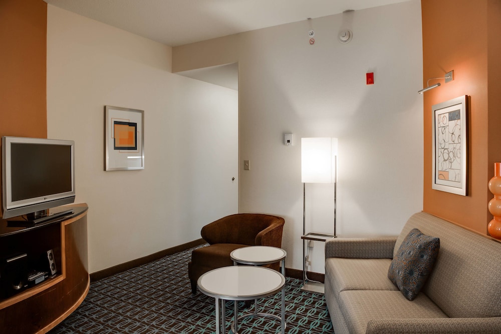 Fairfield Inn And Suites Lake City 25/50