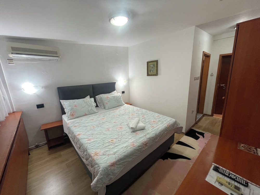 Hotel Square 37/55