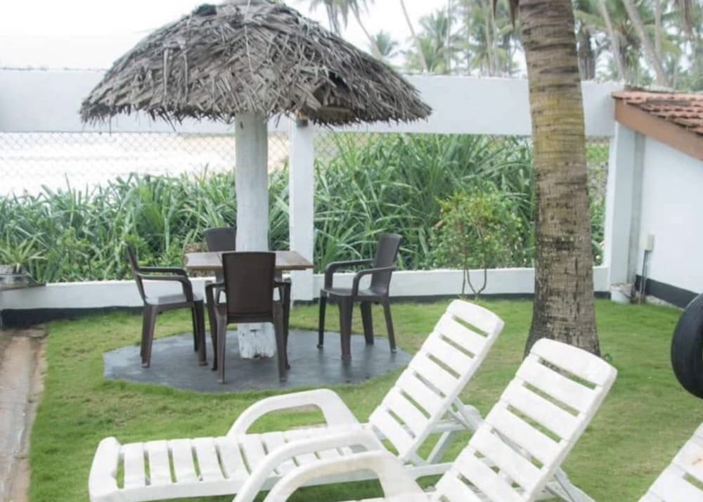 Ashens Beach House 34/50