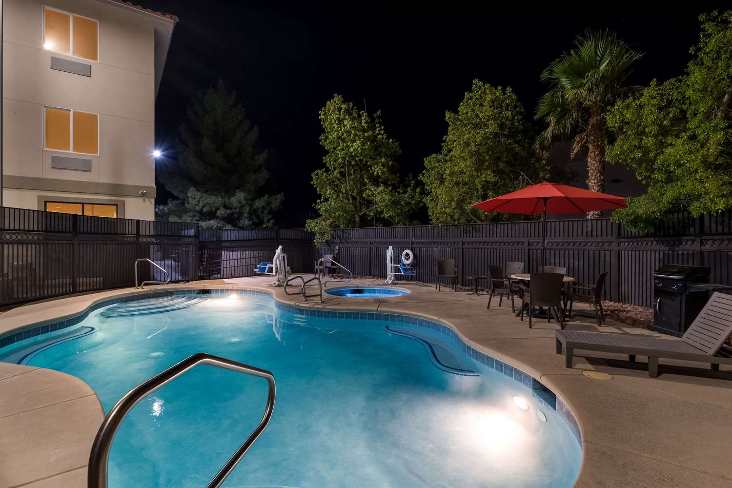 Comfort Inn and Suites Las Vegas - Nellis 8/17