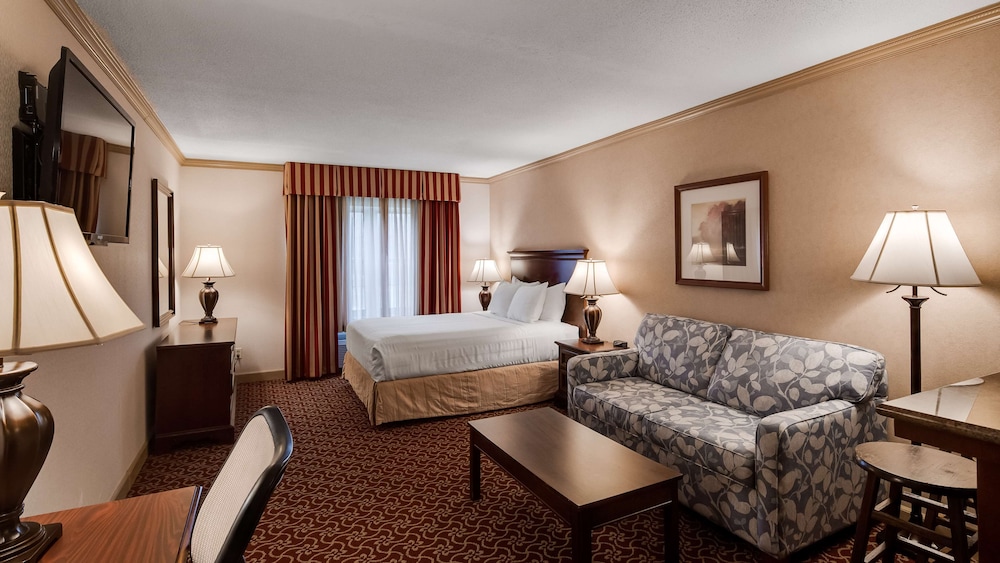 Best Western Plus Morristown Inn 35/40