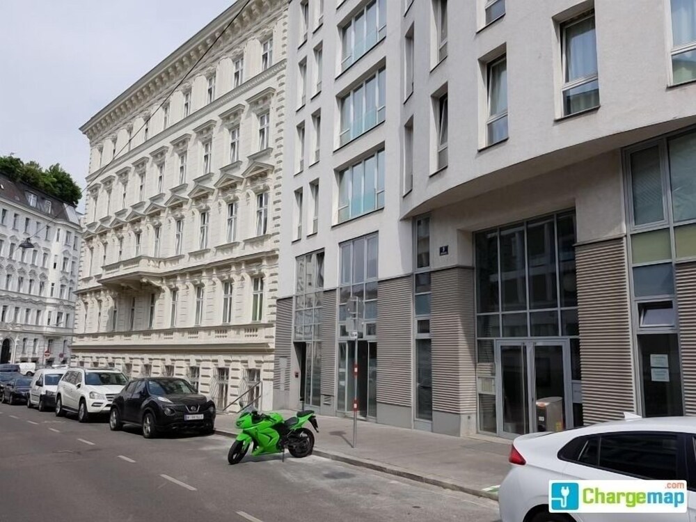 Kimi Apartments 37/50