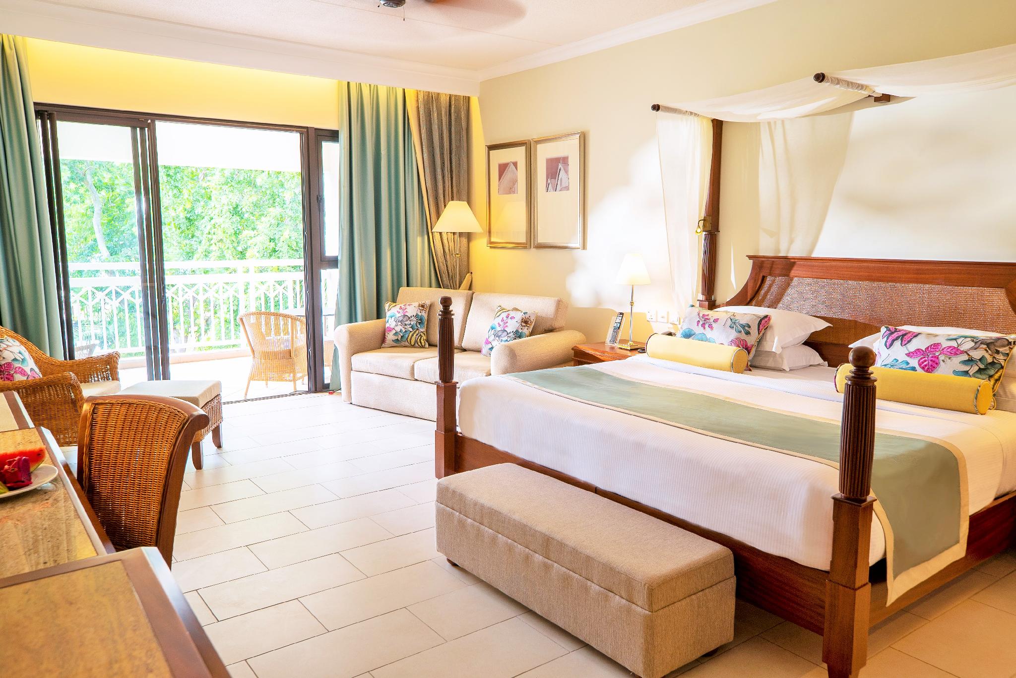 3 Rooms, Deluxe