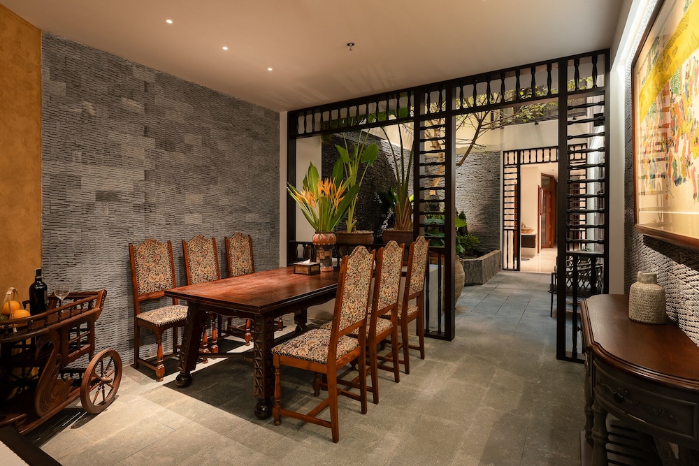 Le Parfum Apartment & Hotel 35/50