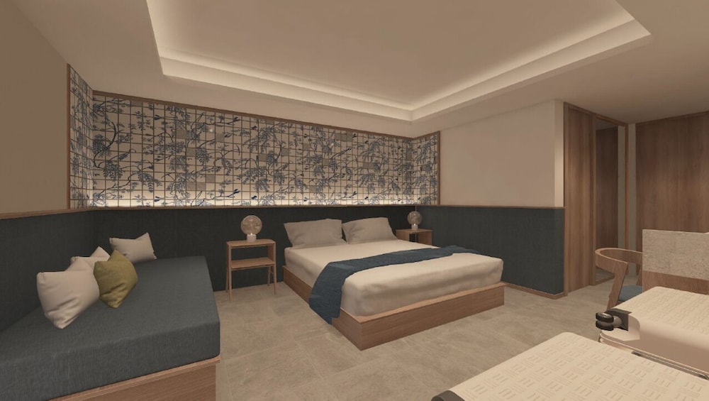 Superior, King Bed, Mountain View