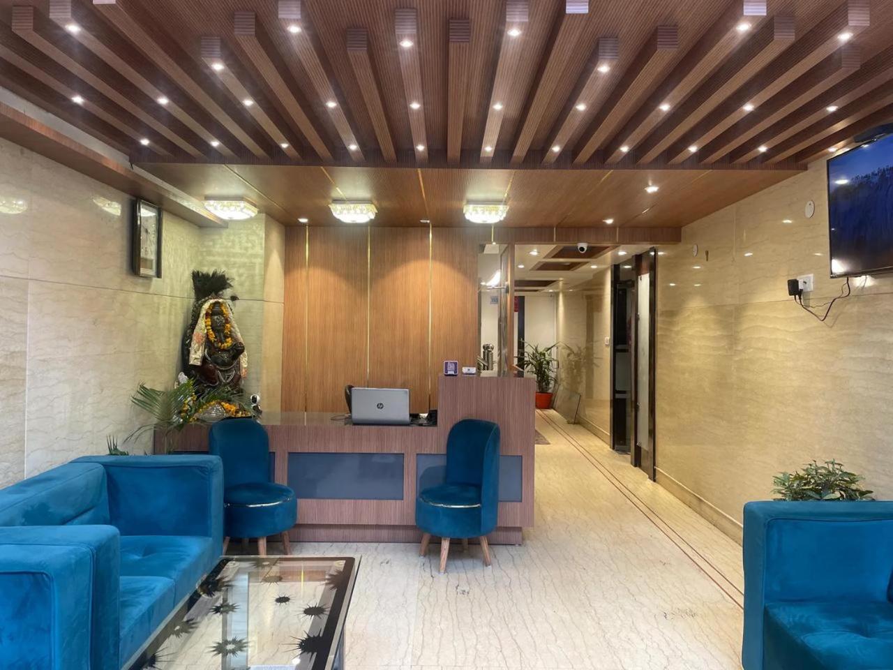 Oyo 4608 Hotel Galaxy 5/39
