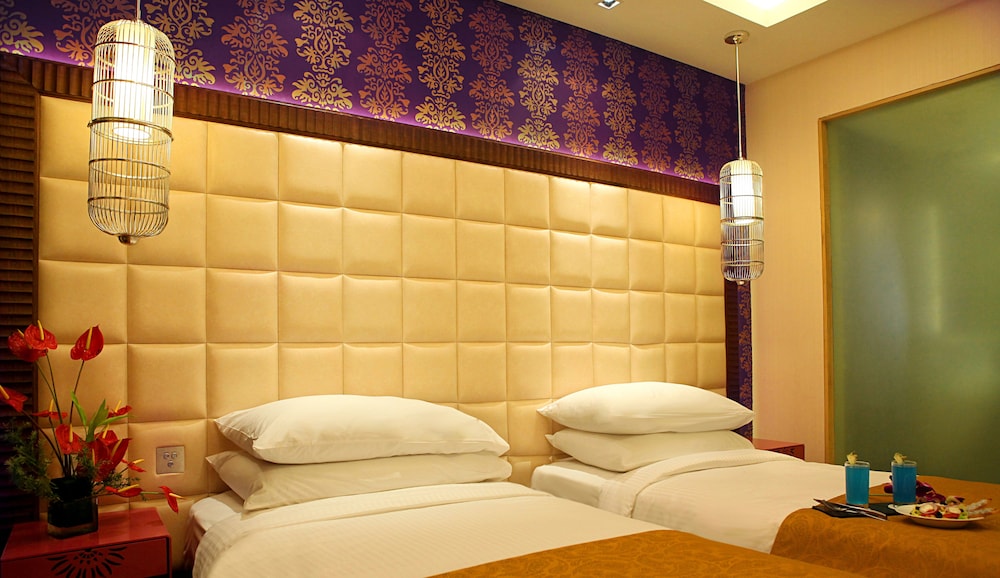 The Metropolitan Hotel Spa 12/50