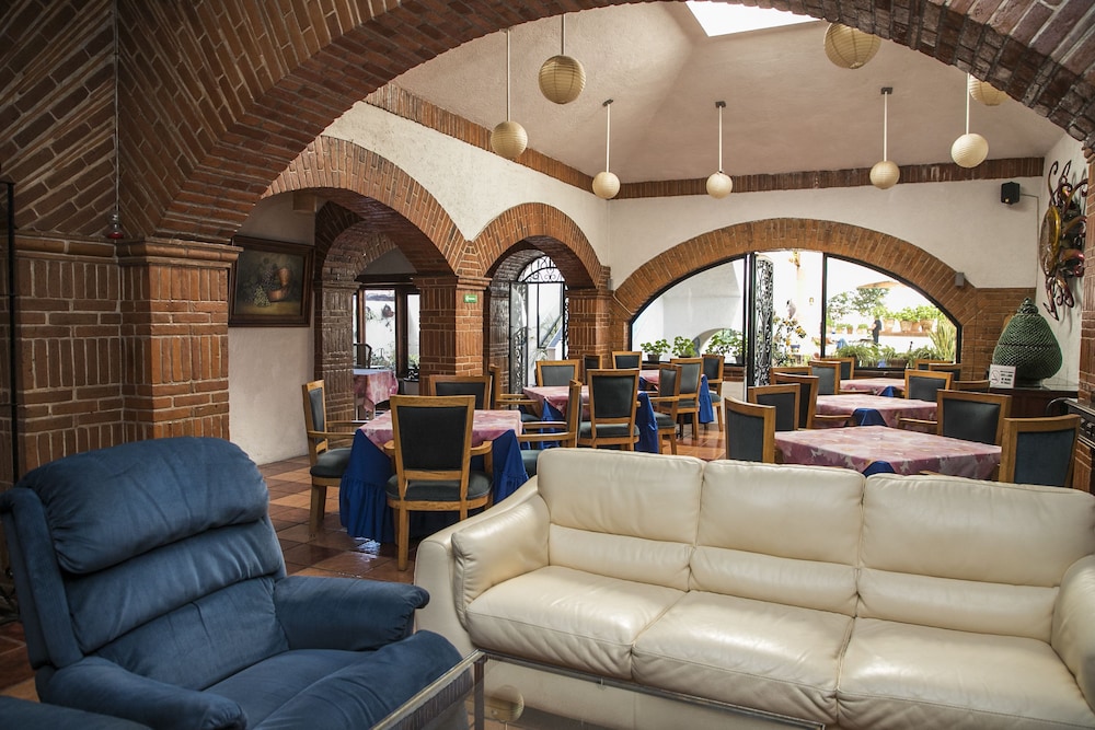 Tonancalli Hotel 10/22
