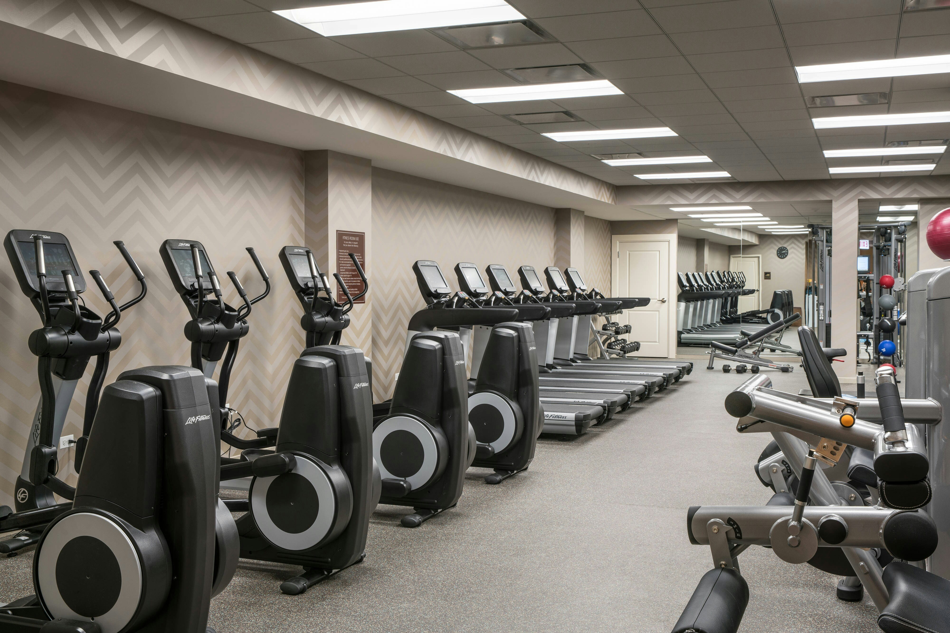 Residence Inn Chicago Downtown Loop 34/82